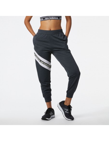 https://www.puntosport.com.ar/17770-medium_default/pantalon-new-balance-mujer-relentless-terry-jogger-black-wp21180bk.jpg